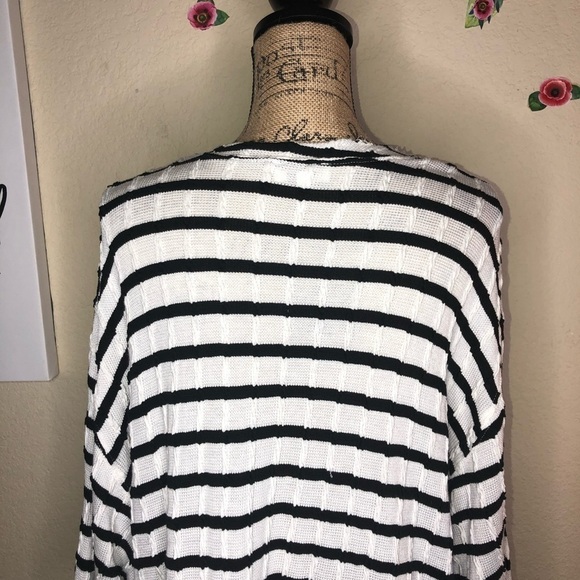 Umgee Distressed Worn Look Oversized Black & White Striped Faux Layer Tunic Sz L - Picture 5 of 8